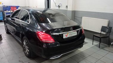 Mercedes-Benz C-класс 2015 года, 97 668 км - вид 3