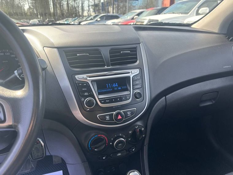 Hyundai Solaris 2016 года, 150 355 км - вид 10