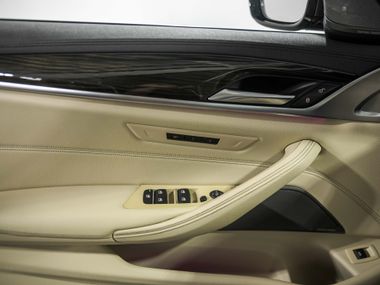 BMW 5 серия 2019 года, 93 716 км - вид 16