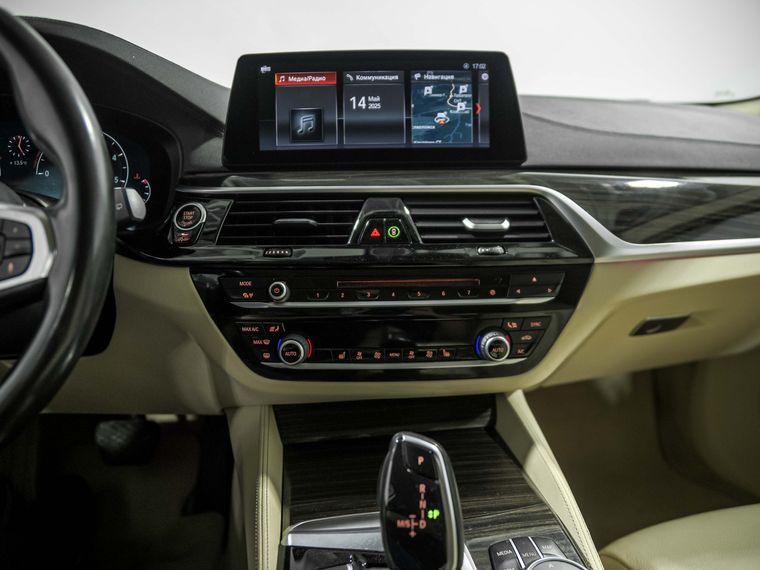 BMW 5 серия 2019 года, 93 716 км - вид 13
