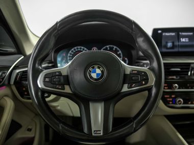 BMW 5 серия 2019 года, 93 716 км - вид 10