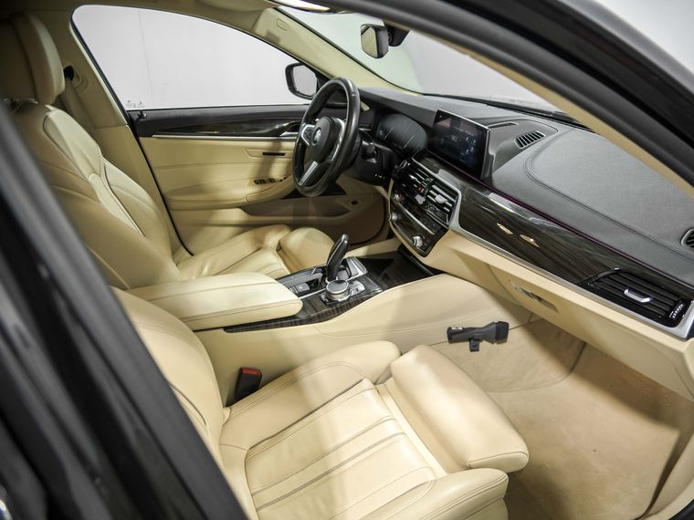 BMW 5 серия 2019 года, 93 716 км - вид 21