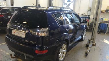 Mitsubishi Outlander 2012 года, 148 510 км - вид 3