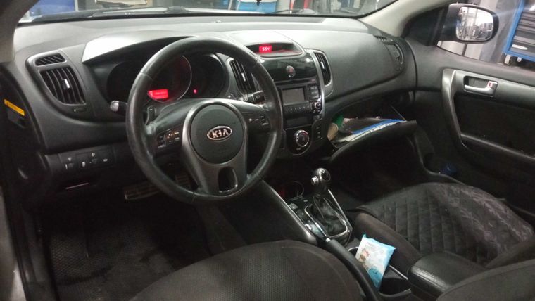 KIA Cerato 2010 года, 249 272 км - вид 5