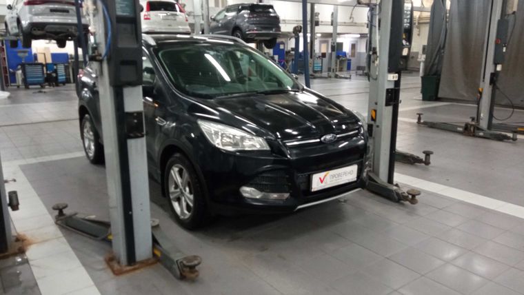 Ford Kuga 2014 года, 66 000 км - вид 3