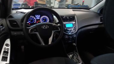 Hyundai Solaris 2013 года, 187 768 км - вид 5