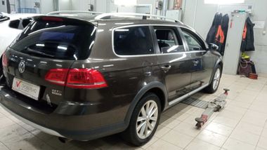 Volkswagen Passat 2012 года, 175 651 км - вид 3