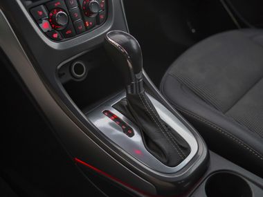 Opel Astra 2012 года, 190 425 км - вид 8