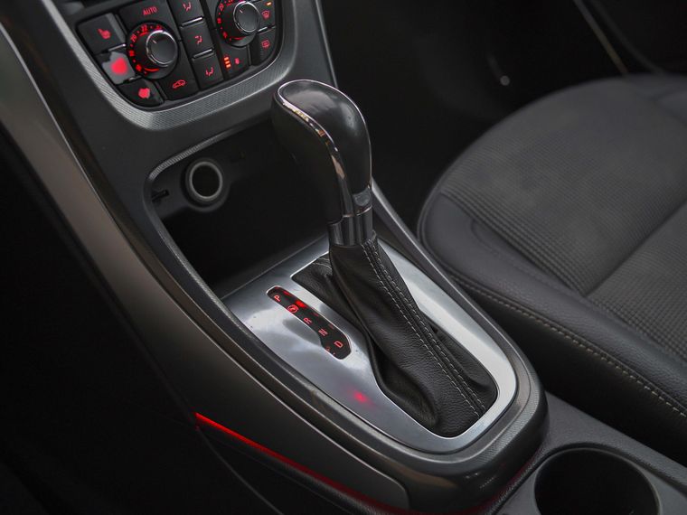 Opel Astra 2012 года, 190 425 км - вид 8