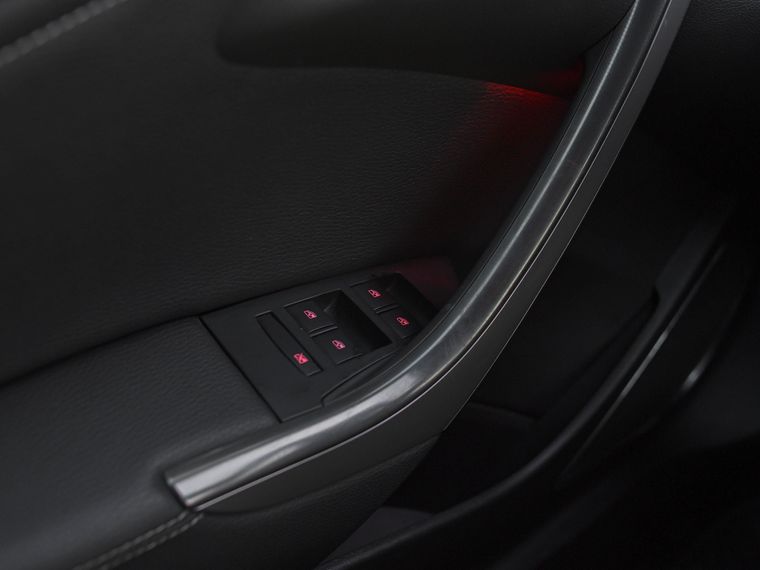 Opel Astra 2012 года, 190 425 км - вид 10