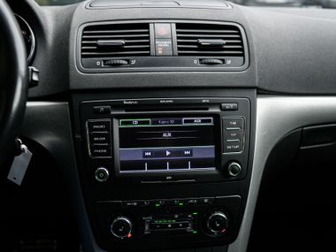 Skoda Yeti 2012 года, 312 669 км - вид 8