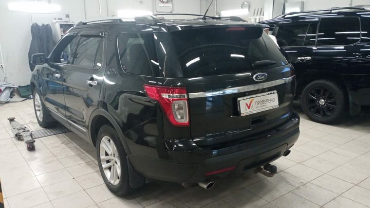 Ford Explorer 2013 года, 172 500 км - вид 4