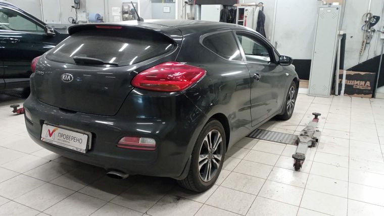 KIA Ceed 2013 года, 217 480 км - вид 3