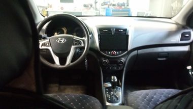 Hyundai Solaris 2013 года, 254 590 км - вид 5