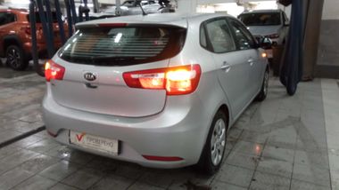 Kia Rio 2013 года, 83 000 км - вид 3
