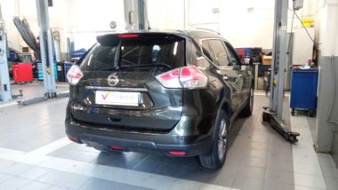 Nissan X-Trail 2015 года, 185 080 км - вид 3