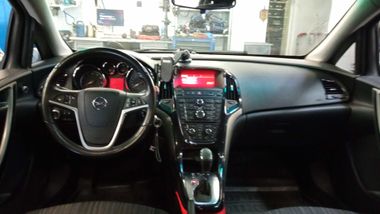 Opel Astra 2011 года, 188 122 км - вид 5