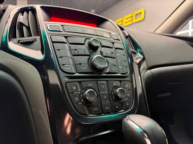 Opel Astra 2011 года, 188 122 км - вид 13