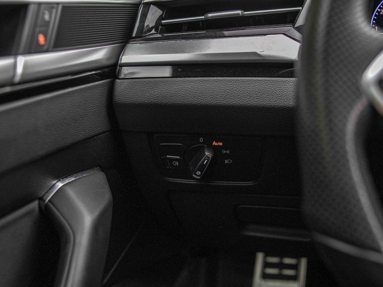 Volkswagen Passat CC 2022 года, 40 325 км - вид 13