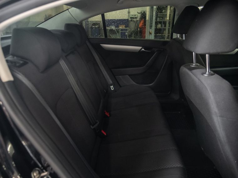 Volkswagen Passat 2011 года, 106 023 км - вид 9