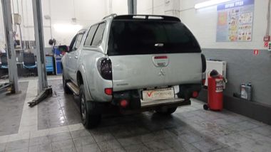 Mitsubishi L200 2012 года, 192 498 км - вид 4