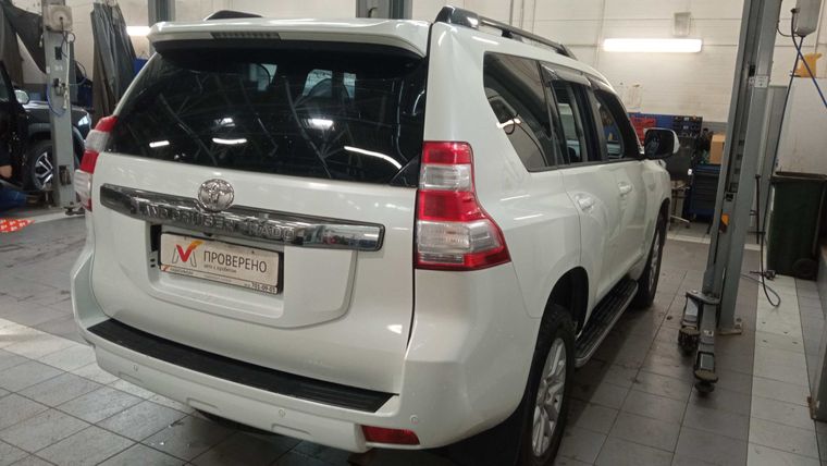 Toyota Land Cruiser Prado 2016 года, 376 675 км - вид 3