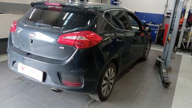 Kia Ceed 2017 года, 136 000 км - вид 3