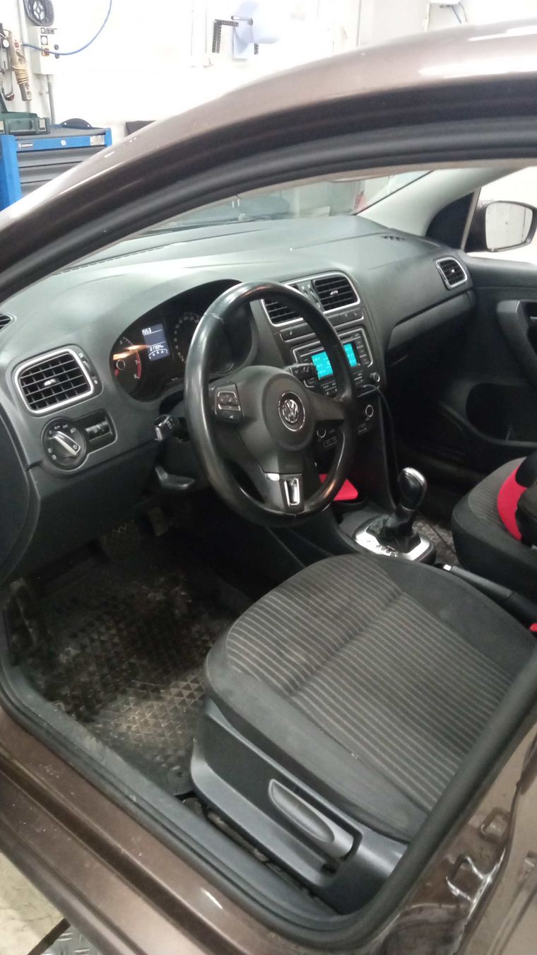 Volkswagen Polo 2015 года, 217 000 км - вид 5