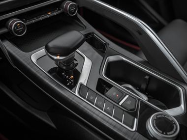 Серый Geely Tugella 2022 года | VIN 492875