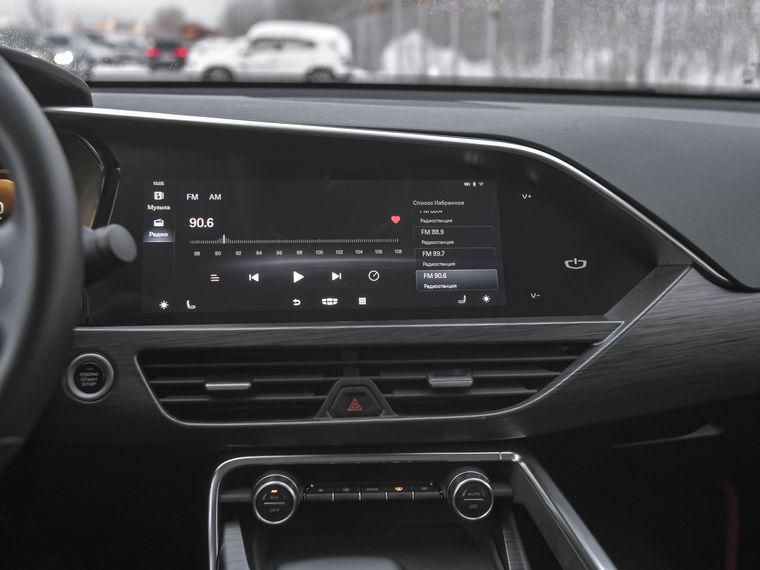 Серый Geely Tugella 2022 года | VIN 492875