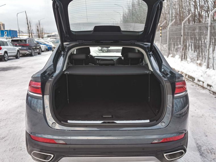 Серый Geely Tugella 2022 года | VIN 492875