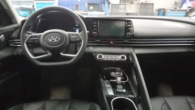 Hyundai Elantra 2023 года, 2 409 км - вид 5