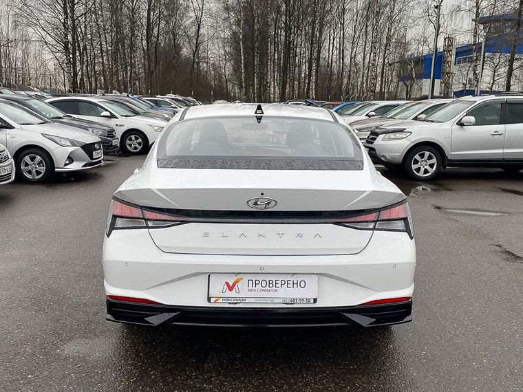 Hyundai Elantra 2023 года, 2 409 км - вид 5