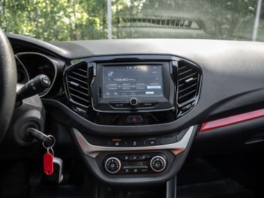 ВАЗ (LADA) Vesta Cross 2018 года, 188 647 км - вид 9