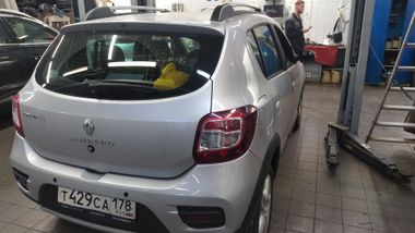 Renault Sandero Stepway 2015 года, 82 028 км - вид 4