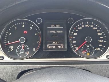 Volkswagen Passat 2012 года, 305 728 км - вид 8