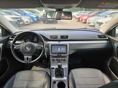 Volkswagen Passat 2012 года, 305 728 км - вид 12