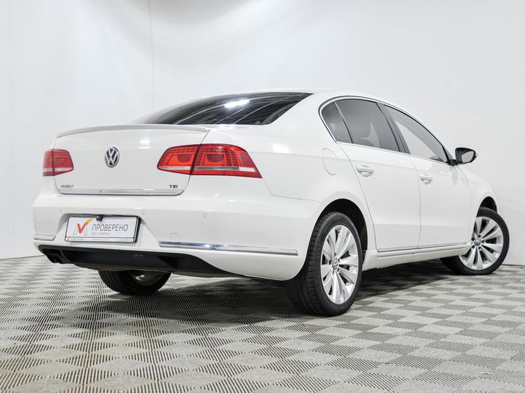 Volkswagen Passat 2012 года, 305 780 км - вид 4