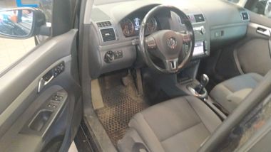 Volkswagen Touran 2012 года, 109 021 км - вид 5