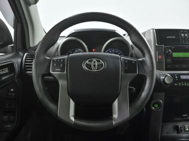 Toyota Land Cruiser Prado 2010 года, 283 999 км - вид 8