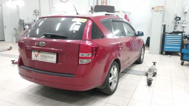 KIA Ceed 2011 года, 183 000 км - вид 3