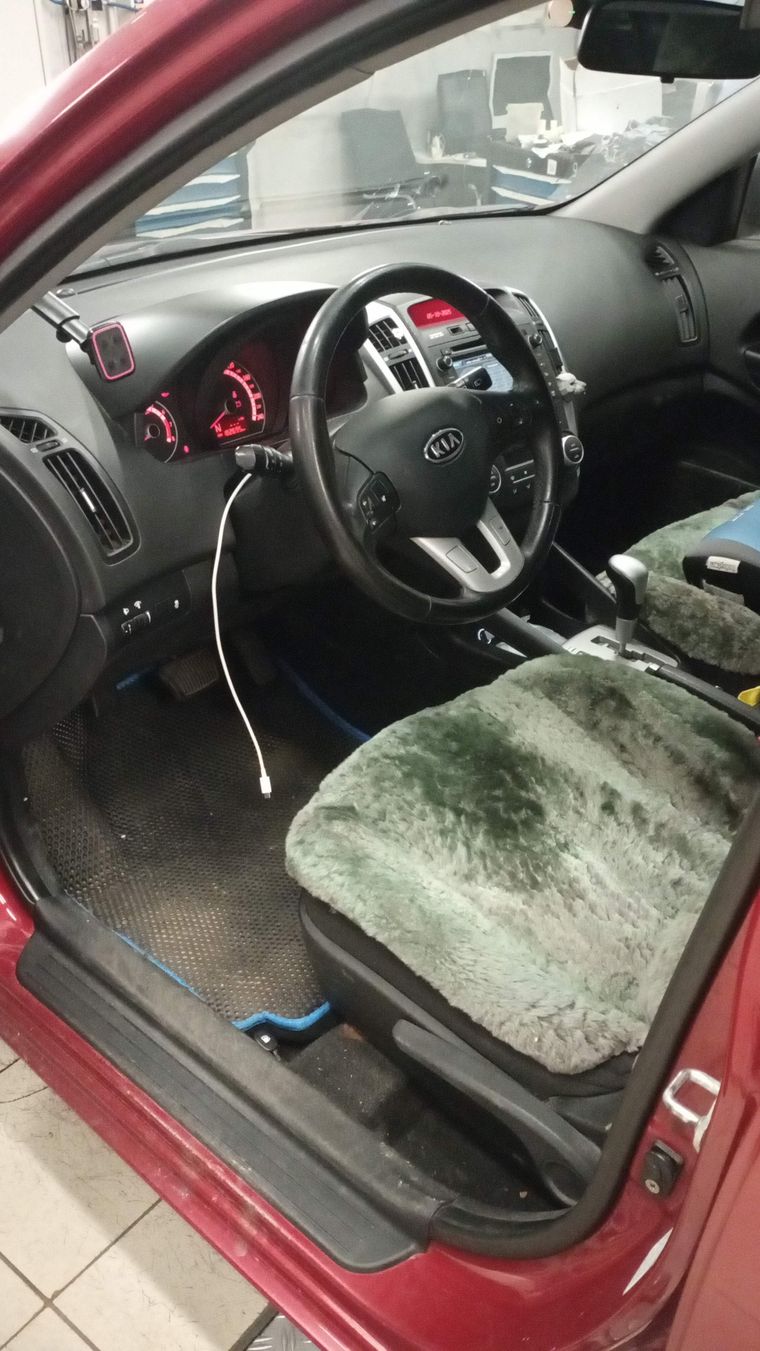 KIA Ceed 2011 года, 183 000 км - вид 5