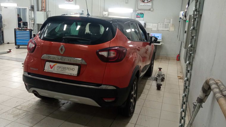 Renault Kaptur 2017 года, 148 643 км - вид 4