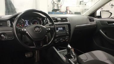 Volkswagen Jetta 2016 года, 95 000 км - вид 5