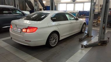 BMW 5 серия 2013 года, 213 136 км - вид 3