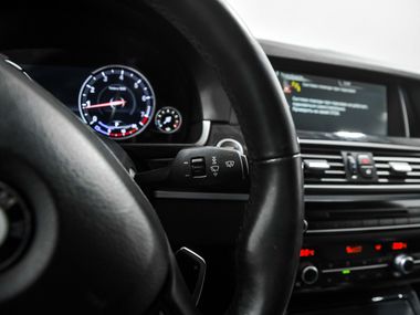 BMW 5 серия 2013 года, 213 136 км - вид 9