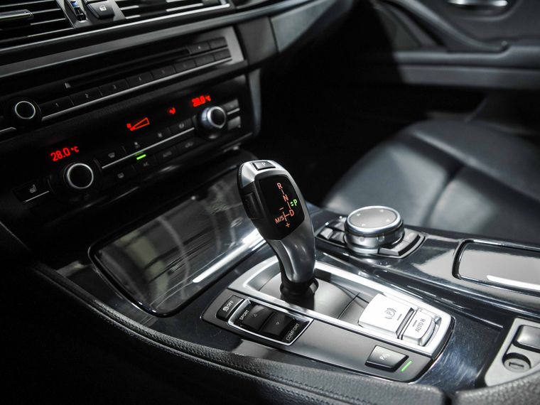 BMW 5 серия 2013 года, 213 136 км - вид 11