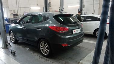 Hyundai ix35 2011 года, 187 044 км - вид 4