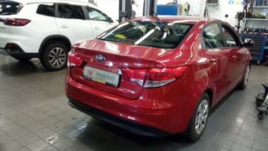 Kia Rio 2015 года, 152 376 км - вид 3