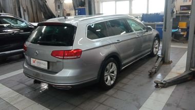 Volkswagen Passat 2019 года, 123 454 км - вид 3